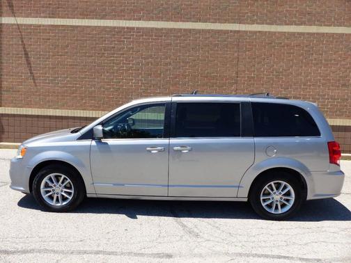 Silver 2019 Dodge Grand Caravan SXT