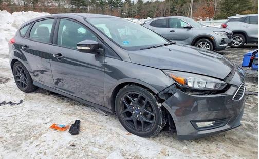 Gray 2016 Ford Focus SE