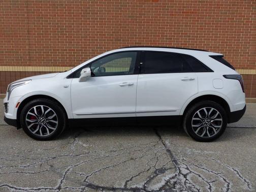 2025 Cadillac XT5 Sport