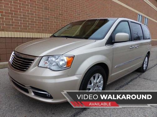 2016 Chrysler Town & Country Touring