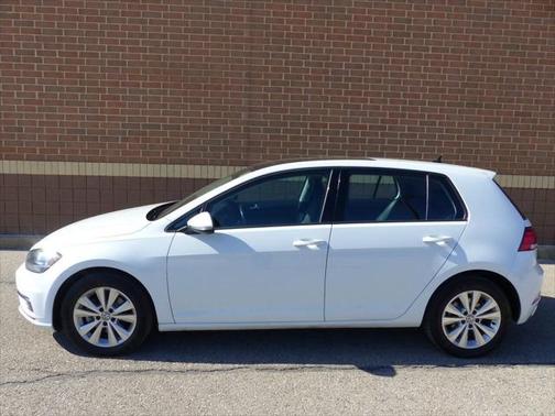 2018 Volkswagen Golf TSI SE