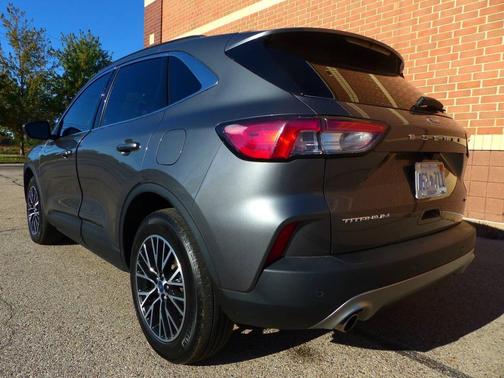 2022 Ford Escape Titanium