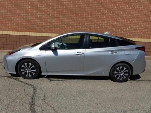 2022 Toyota Prius XLE