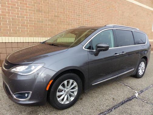 2018 Chrysler Pacifica Touring-L