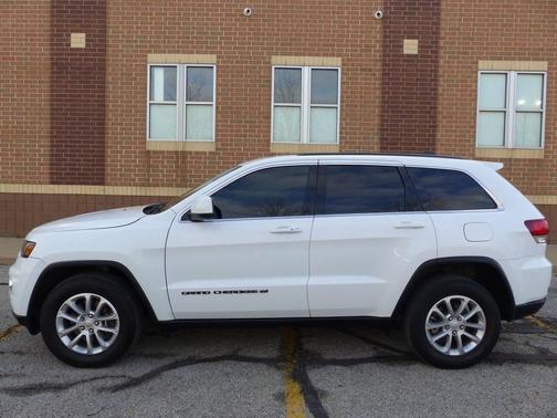 2022 Jeep Grand Cherokee Laredo