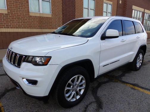 2022 Jeep Grand Cherokee Laredo