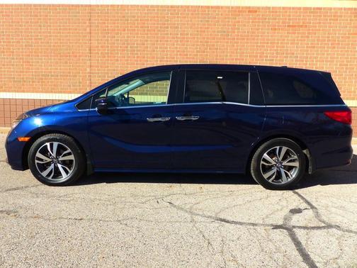 2023 Honda Odyssey Touring 4dr Mini Van