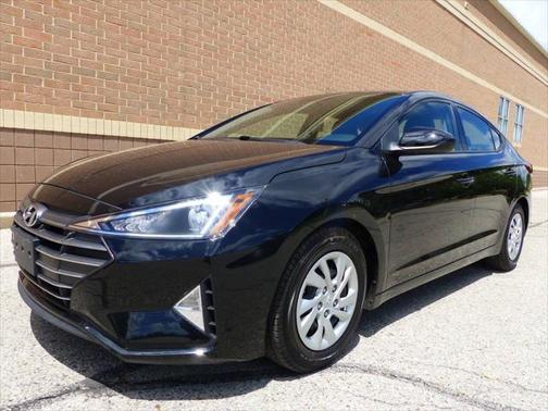 2019 Hyundai ELANTRA SE