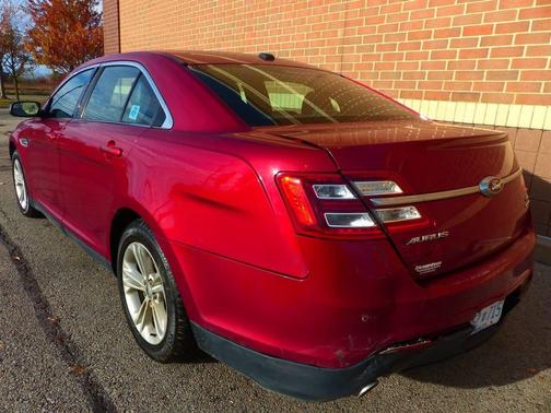 2015 Ford Taurus SEL 4dr Sedan