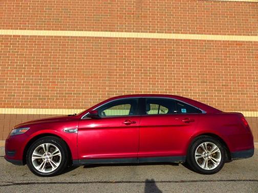 2015 Ford Taurus SEL 4dr Sedan