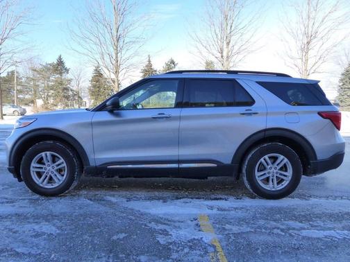 2021 Ford Explorer XLT AWD 4dr SUV