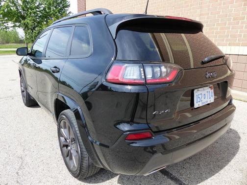 Black 2020 Jeep Cherokee Limited