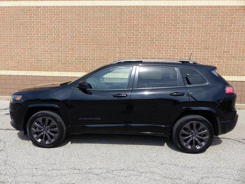 Black 2020 Jeep Cherokee Limited