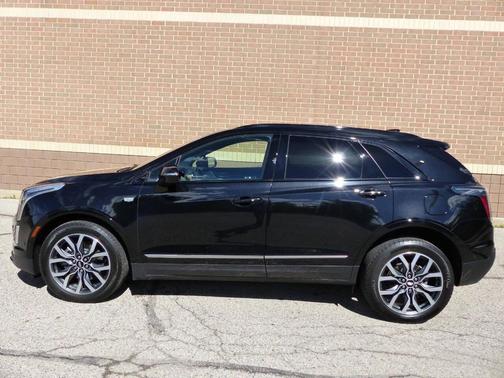 Black 2021 Cadillac XT5 Sport
