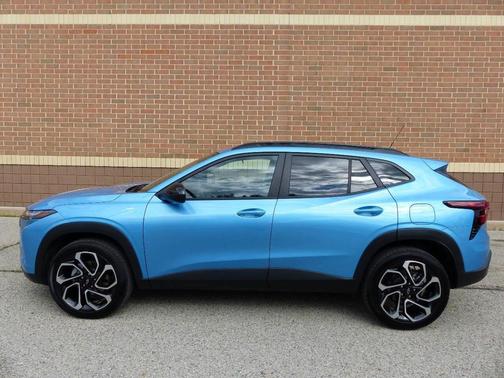 Blue 2025 Chevrolet Trax RS 4dr Crossover w/2RS