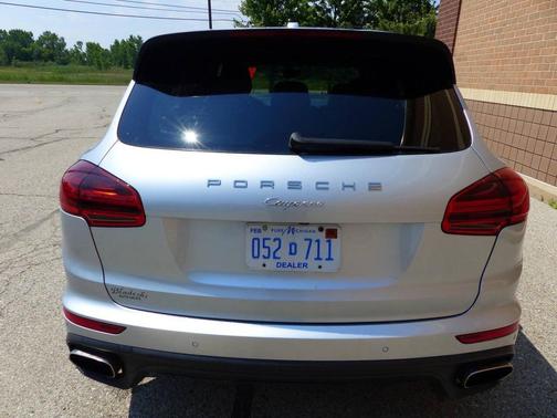 2016 Porsche Cayenne Cayenne