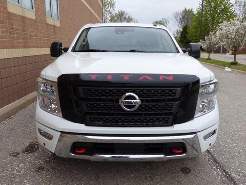 White 2021 Nissan Titan SV