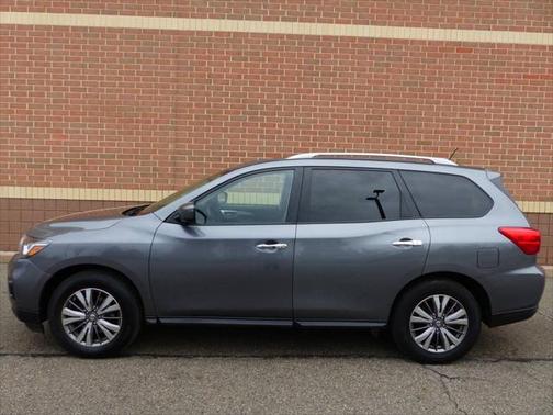 2018 Nissan Pathfinder SL