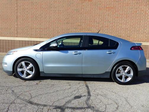 2012 Chevrolet Volt Base