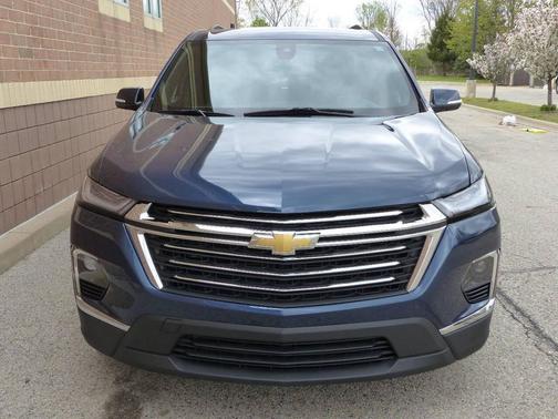 Blue 2022 Chevrolet Traverse LT Cloth