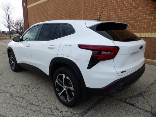 2025 Chevrolet Trax RS 4dr Crossover w/1RS