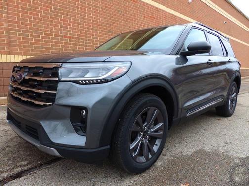 2025 Ford Explorer Active AWD 4dr SUV
