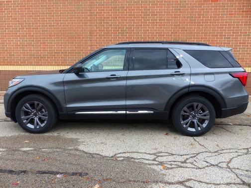2025 Ford Explorer Active AWD 4dr SUV