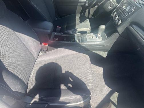 Ice Silver Metallic 2014 Subaru XV Crosstrek 2.0i Premium