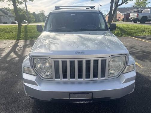 Bright Silver Metallic Clearcoat 2012 Jeep Liberty Sport