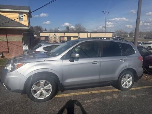 Ice Silver Metallic 2016 Subaru Forester 2.5i Premium