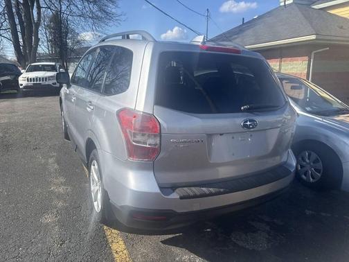 Ice Silver Metallic 2016 Subaru Forester 2.5i Premium