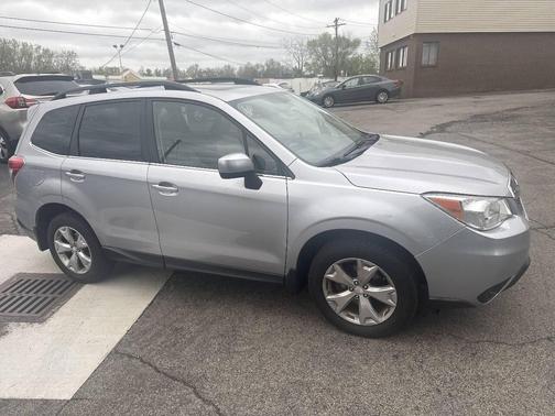 Ice Silver Metallic 2016 Subaru Forester 2.5i Limited
