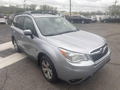 Ice Silver Metallic 2016 Subaru Forester 2.5i Limited