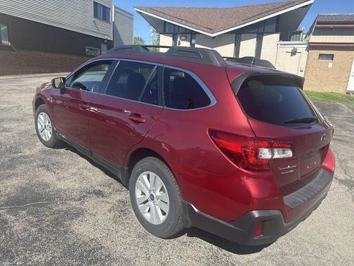 Crimson Red Pearl 2018 Subaru Outback 2.5i Premium