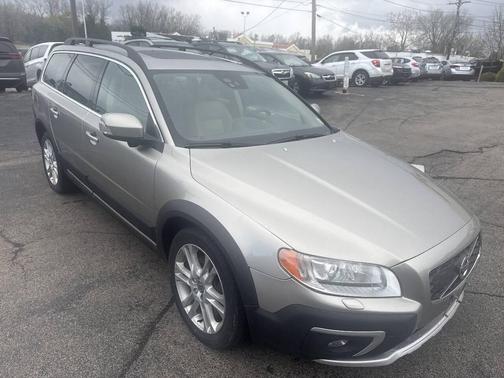 Seashell Metallic 2016 Volvo XC70 T5 Platinum