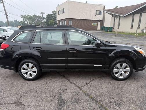 Crystal Black Silica 2012 Subaru Outback 2.5i
