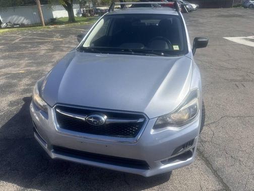 Ice Silver Metallic 2016 Subaru Impreza 2.0i