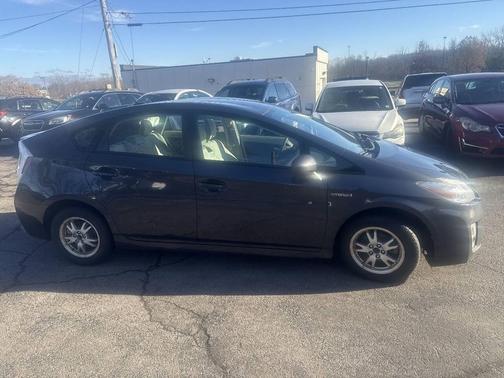 2010 Toyota Prius III