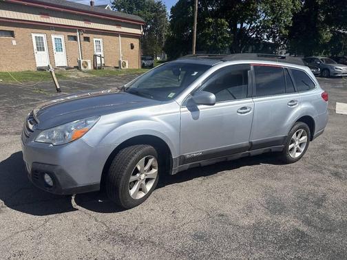 Graphite Gray Metallic 2013 Subaru Outback 2.5i Premium