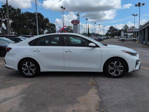 Clear White 2021 Kia Forte LXS