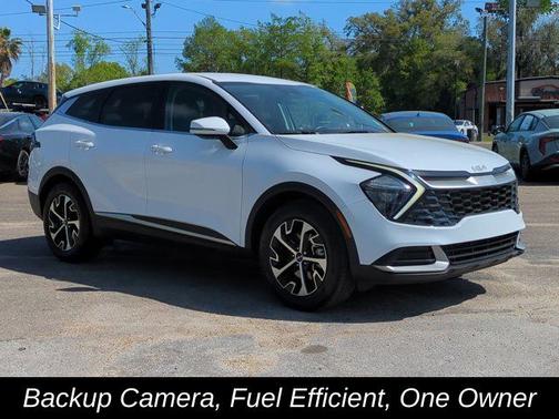 White Pearl 2023 Kia Sportage EX