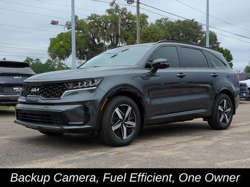 Grey 2022 Kia Sorento S