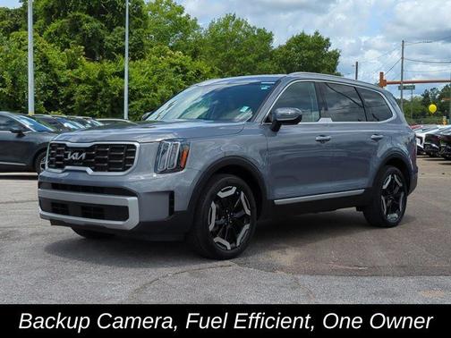 Silver 2024 Kia Telluride S SUV
