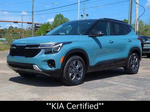 Pluton Blue/Black Roof 2024 Kia Seltos S