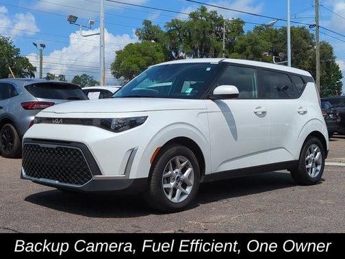 Snow White Pearl 2025 Kia Soul LX