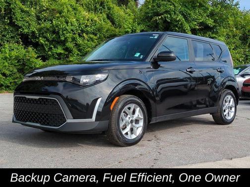 Fusion Black 2025 Kia Soul LX