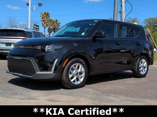 Fusion Black 2025 Kia Soul LX