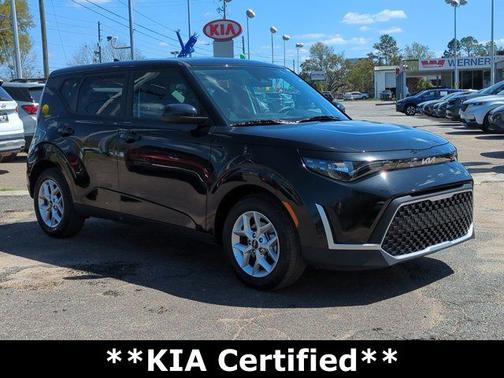Fusion Black 2025 Kia Soul LX