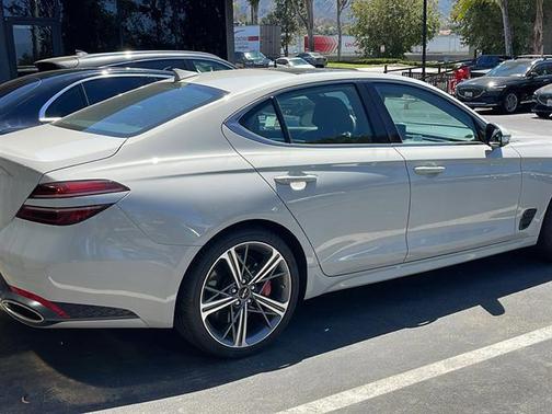 2025 Genesis G70 2.5T RWD