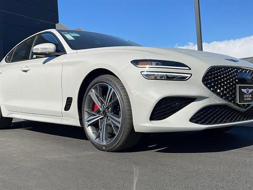 2025 Genesis G70 2.5T RWD